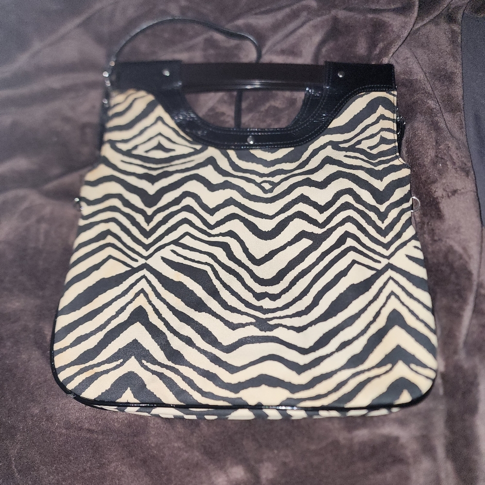 Purse - Picture 2 of 8